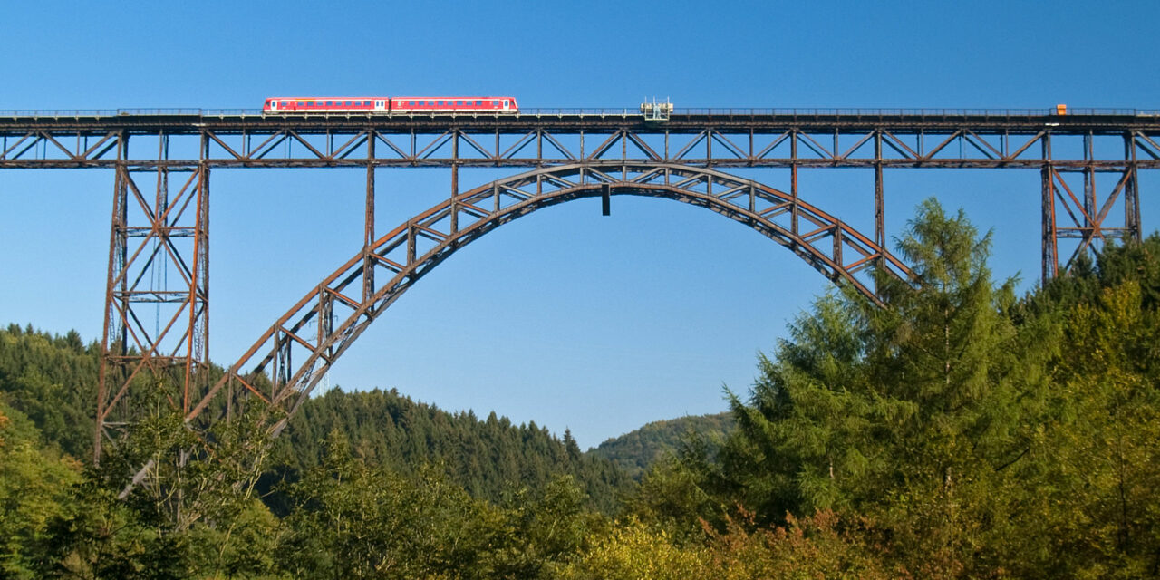 Die Müngstener Brücke in Solingen ist Deutschlands höchste Eisenbahnbrücke und feiert 125-jähriges Jubiläum