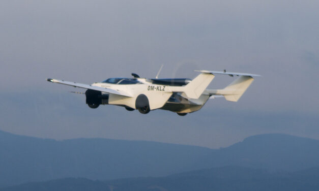 Erstes fliegendes Auto der Welt bekommt Zulassung für den Luftraum